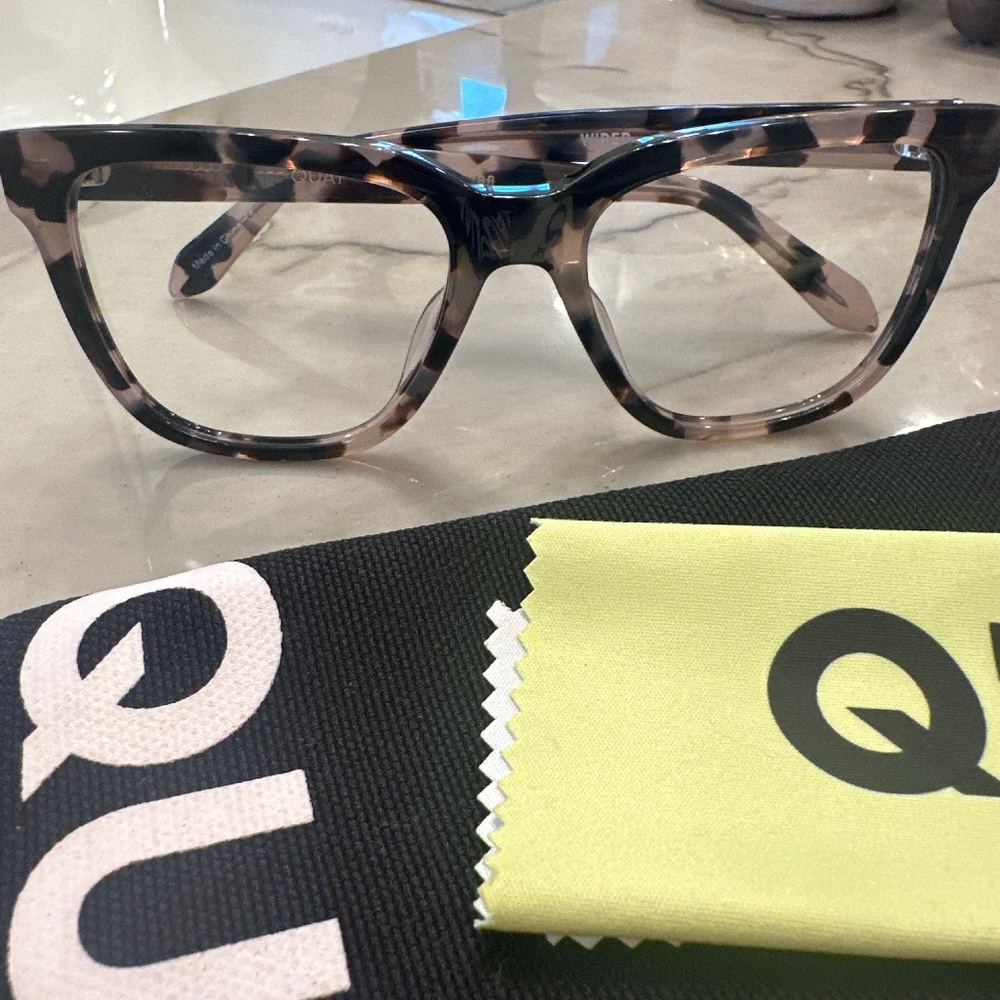 Quay Milky Tortoise Clear Lens Glasses